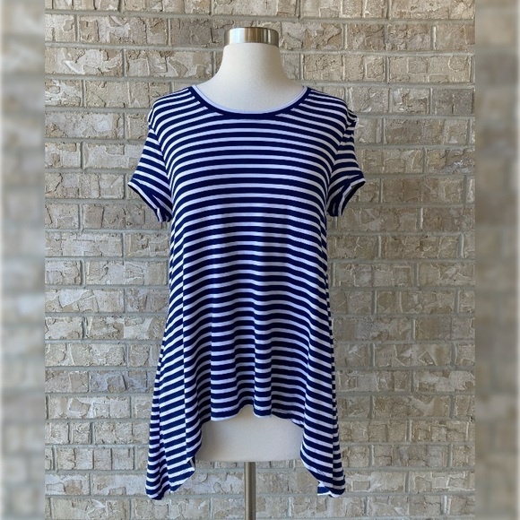 BCBGMaxAzria Open Black Flowy Striped Top S 🌸 - Picture 2 of 11